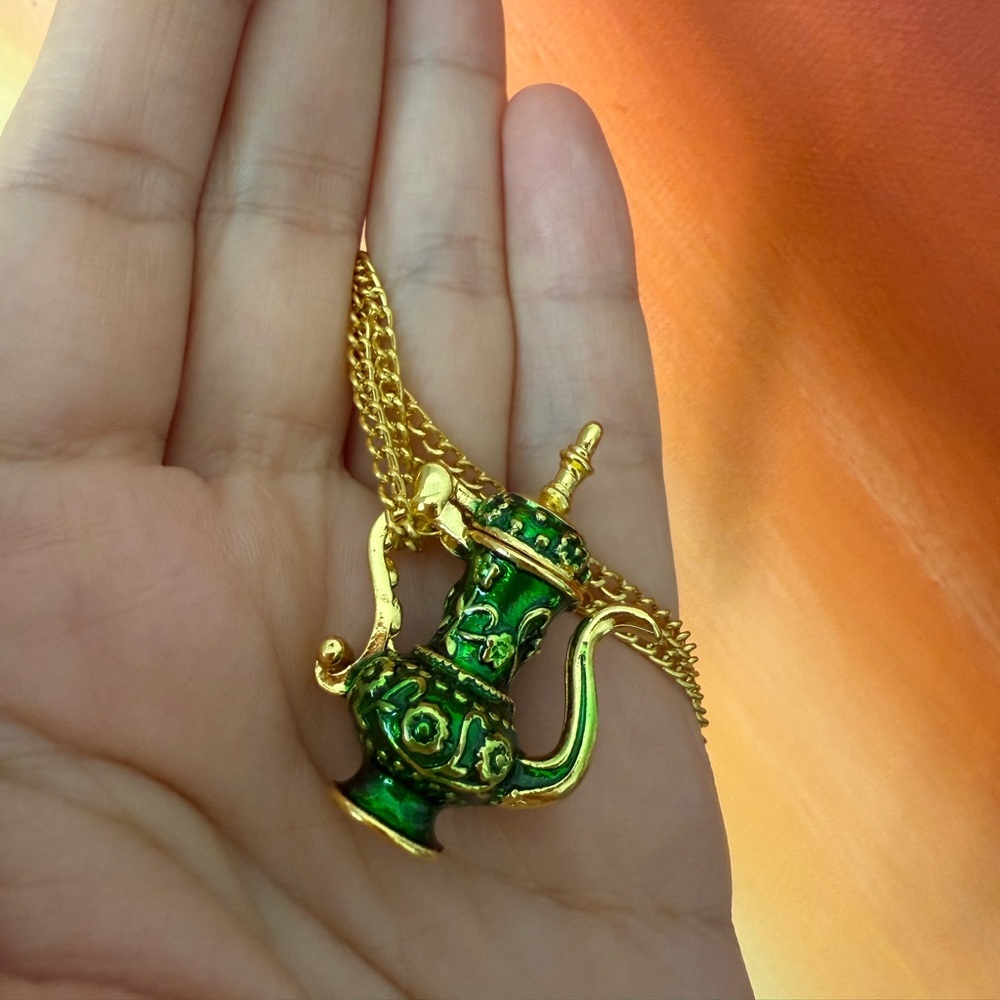 Vintage Green Teapot  – Gold Enamel Long Chain Beautiful Necklace - Picture 5 of 7